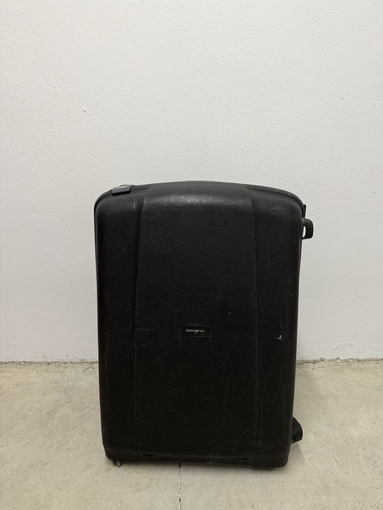 Samsonite rigida