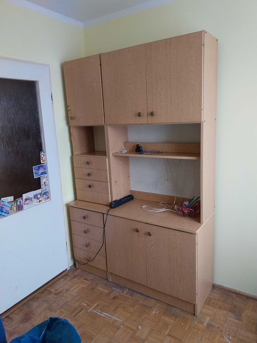 3 elementy meblościanki, szafa dwudrzwiowa, ława rozkładana