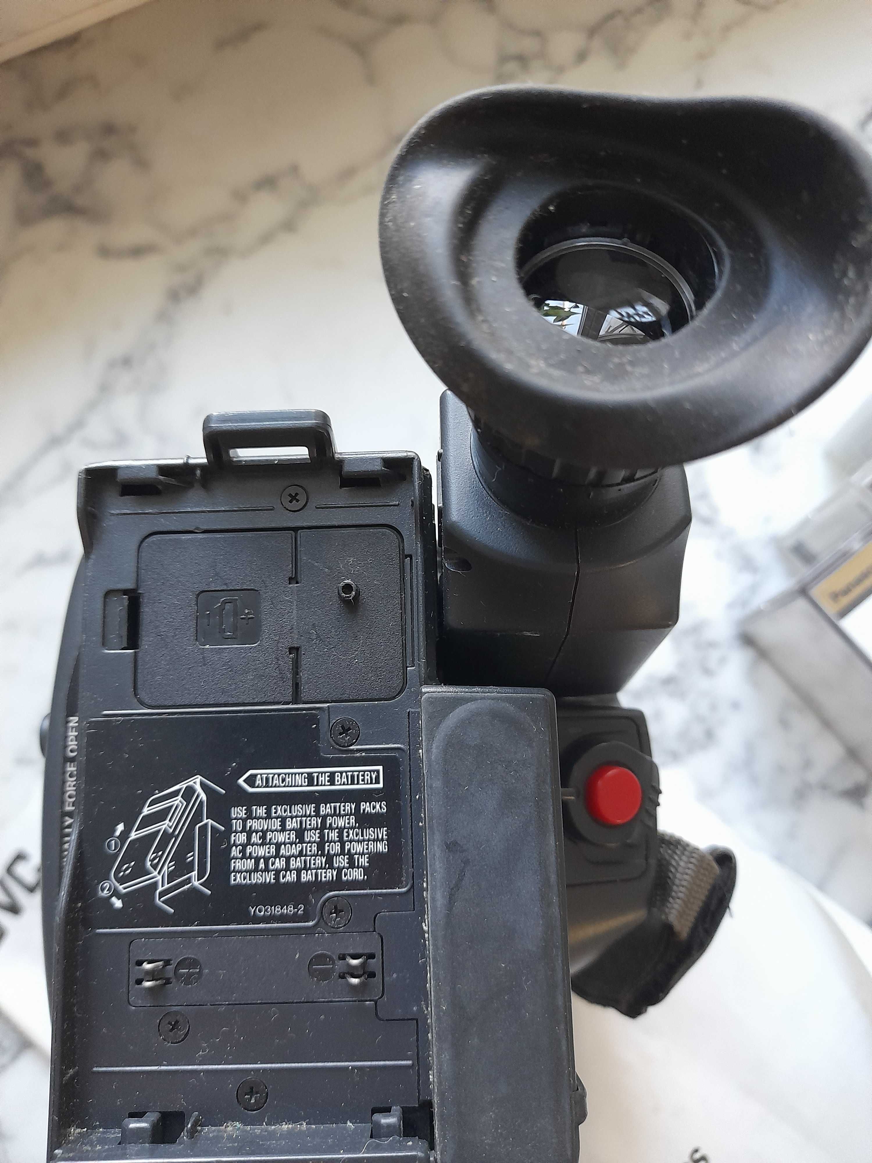 Видео камера  JVC GR-AX-48