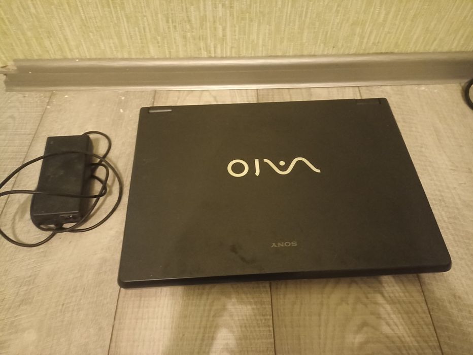 Ноутбук Sony vaio читай опис.