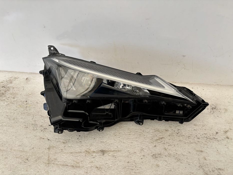 Lexus UX lampa prawy przód prawa przednia EU