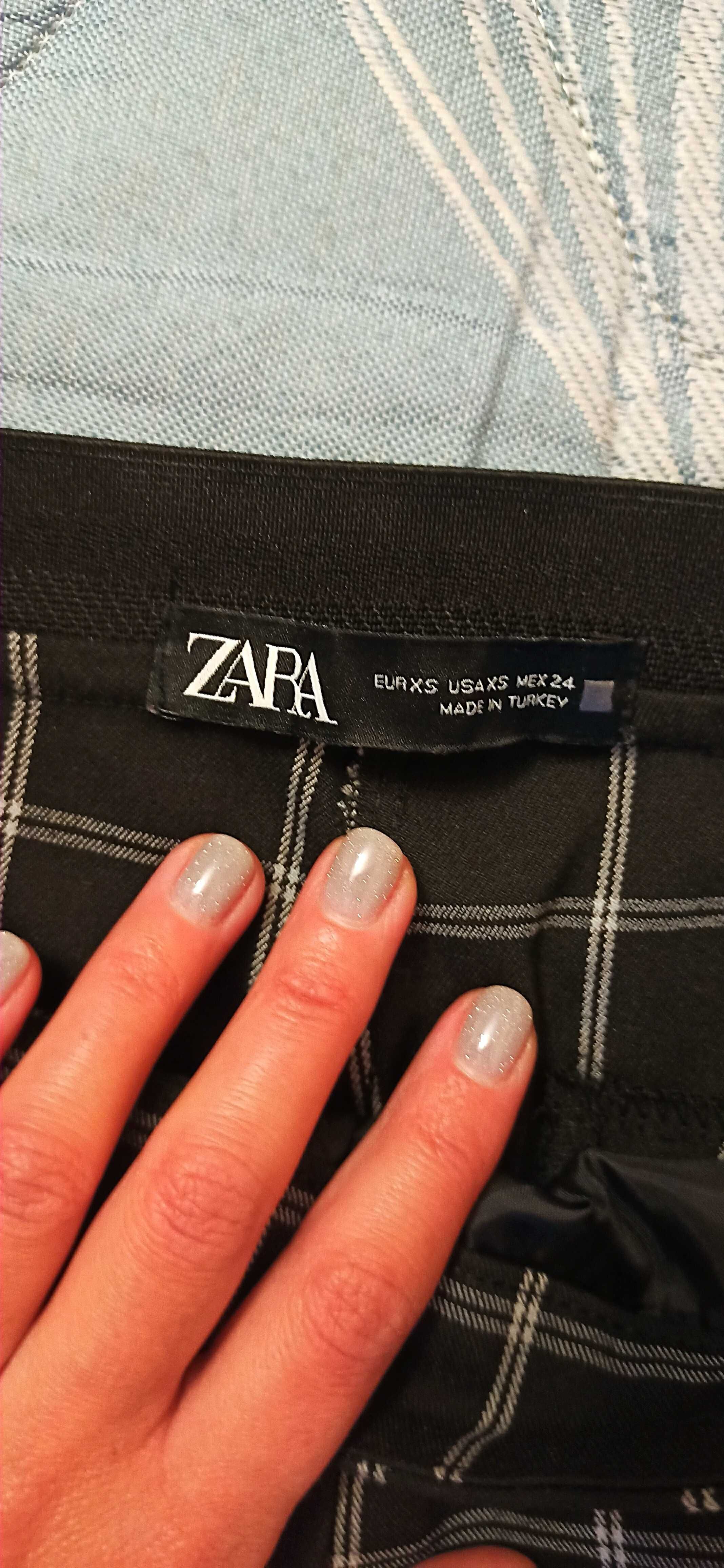 Чорні базові штани Zara