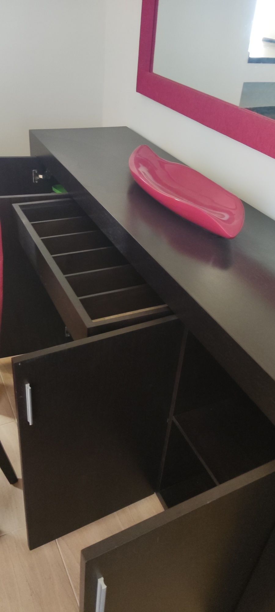 Sala de jantar completa com sala de estar