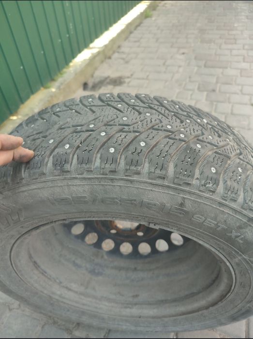 Продам комплект гуми з дисками 195/65/15