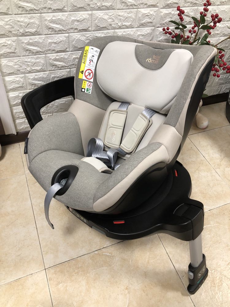 Автокрісло Britax Römer DUALFIX M i-SIZE Група 0+/1 (0-18 кг) бритакс