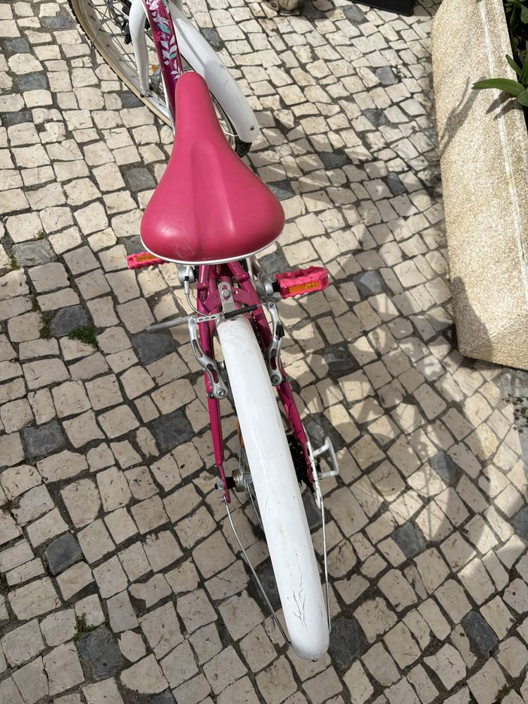 Bicicleta rosa BTwin