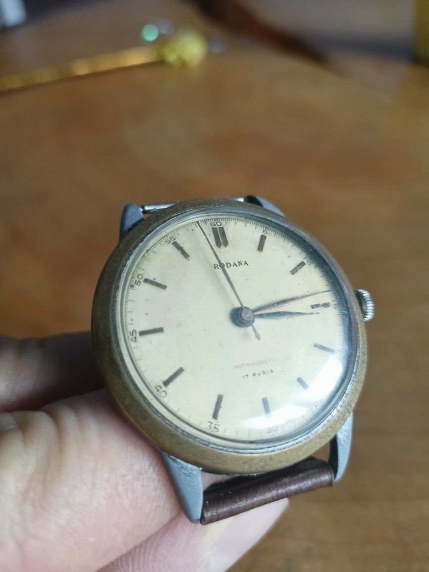 Stary szwajcarski zegarek vintage Rodana