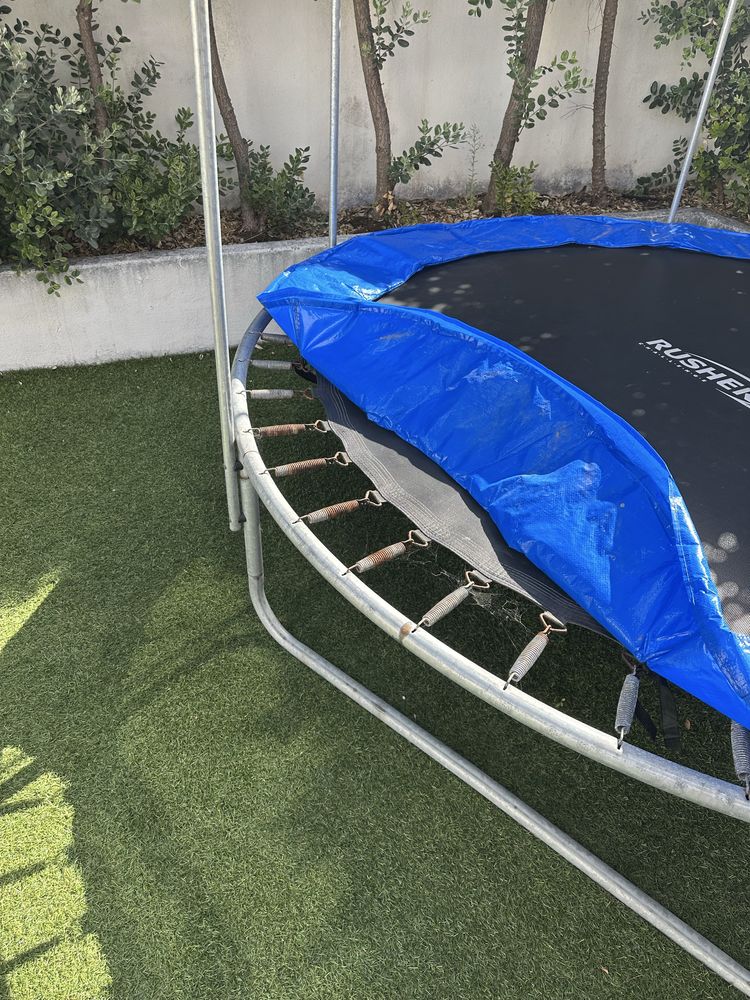 Trampolim jardim