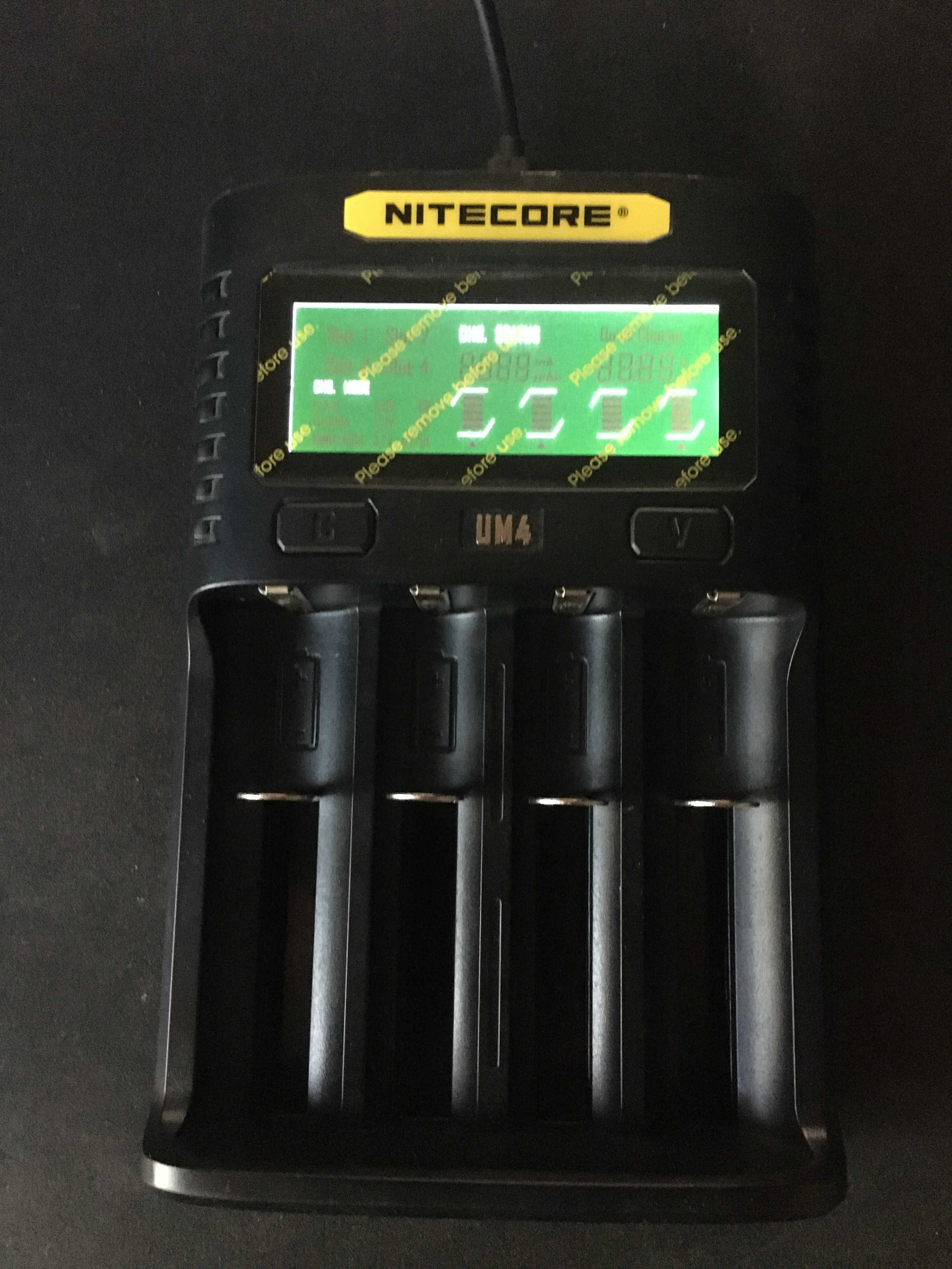 Зарядное устройство Nitecore UM4