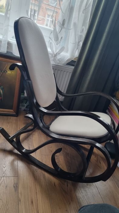Fotel bujany biały