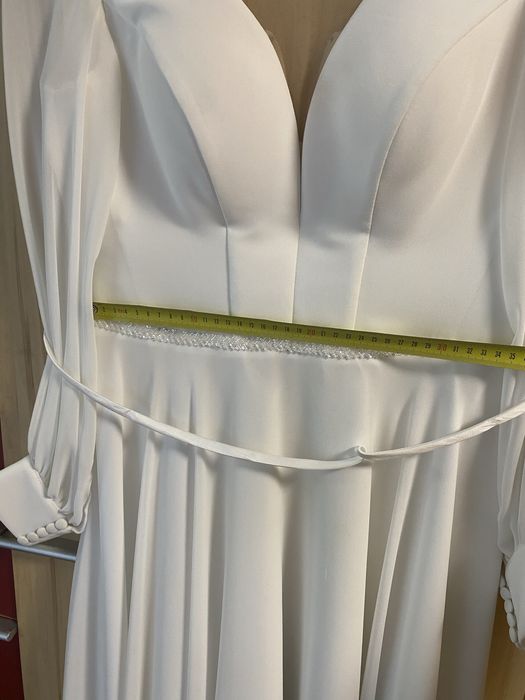 Біла сукня (випускна,весільна)