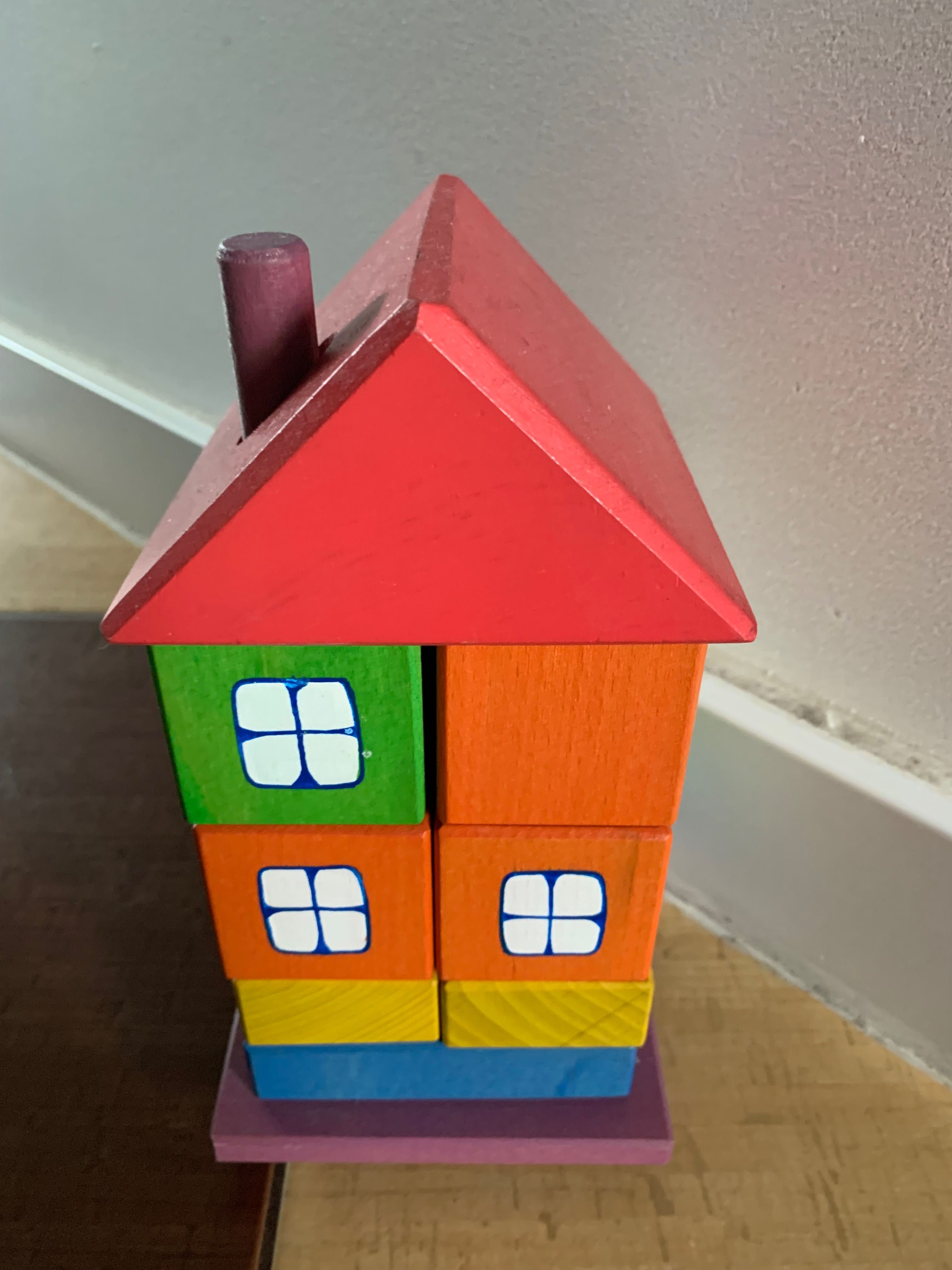 Domek z klocków. Klocki dom Tarnawa Montessori
