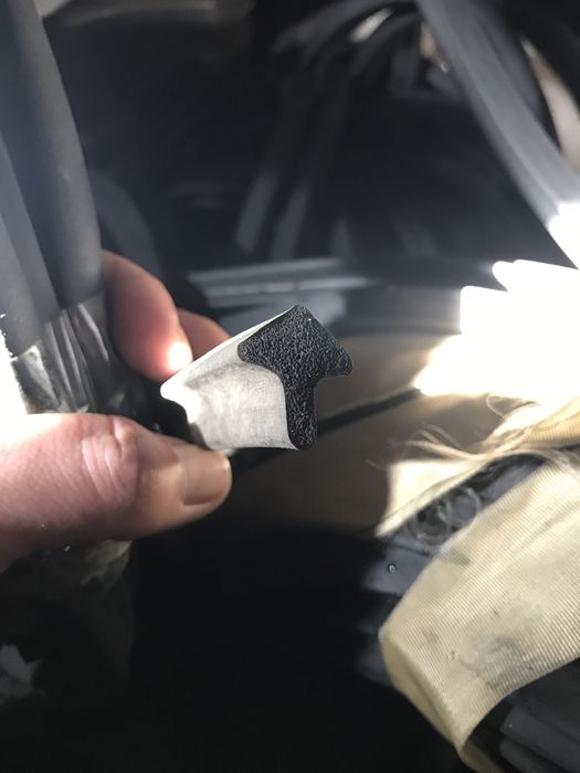 Уплотнитель порога двери Зил