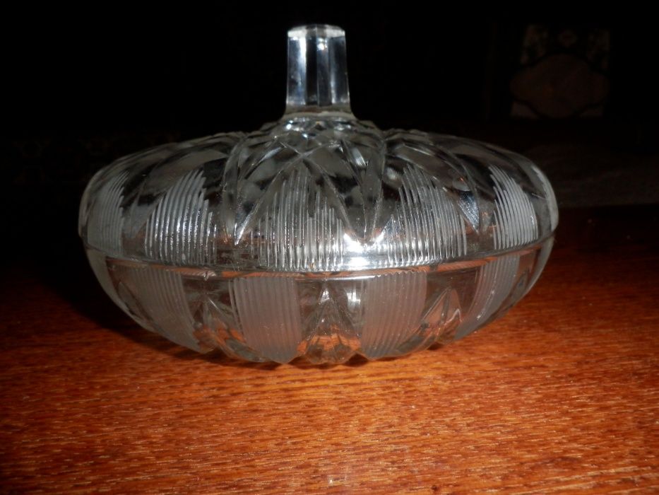 хрустальная ваза  салатница шкатулка,конфетница времен СССР