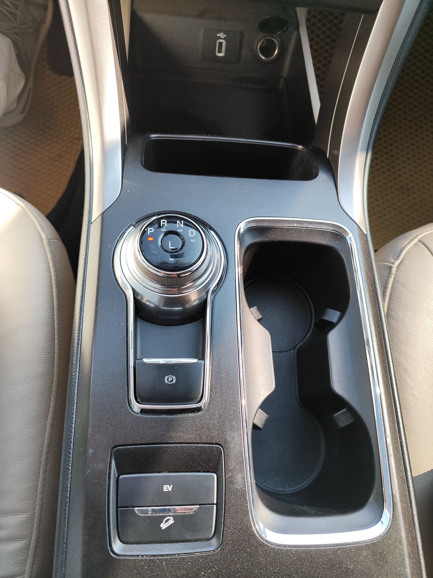 Ford Fusion (HEV)