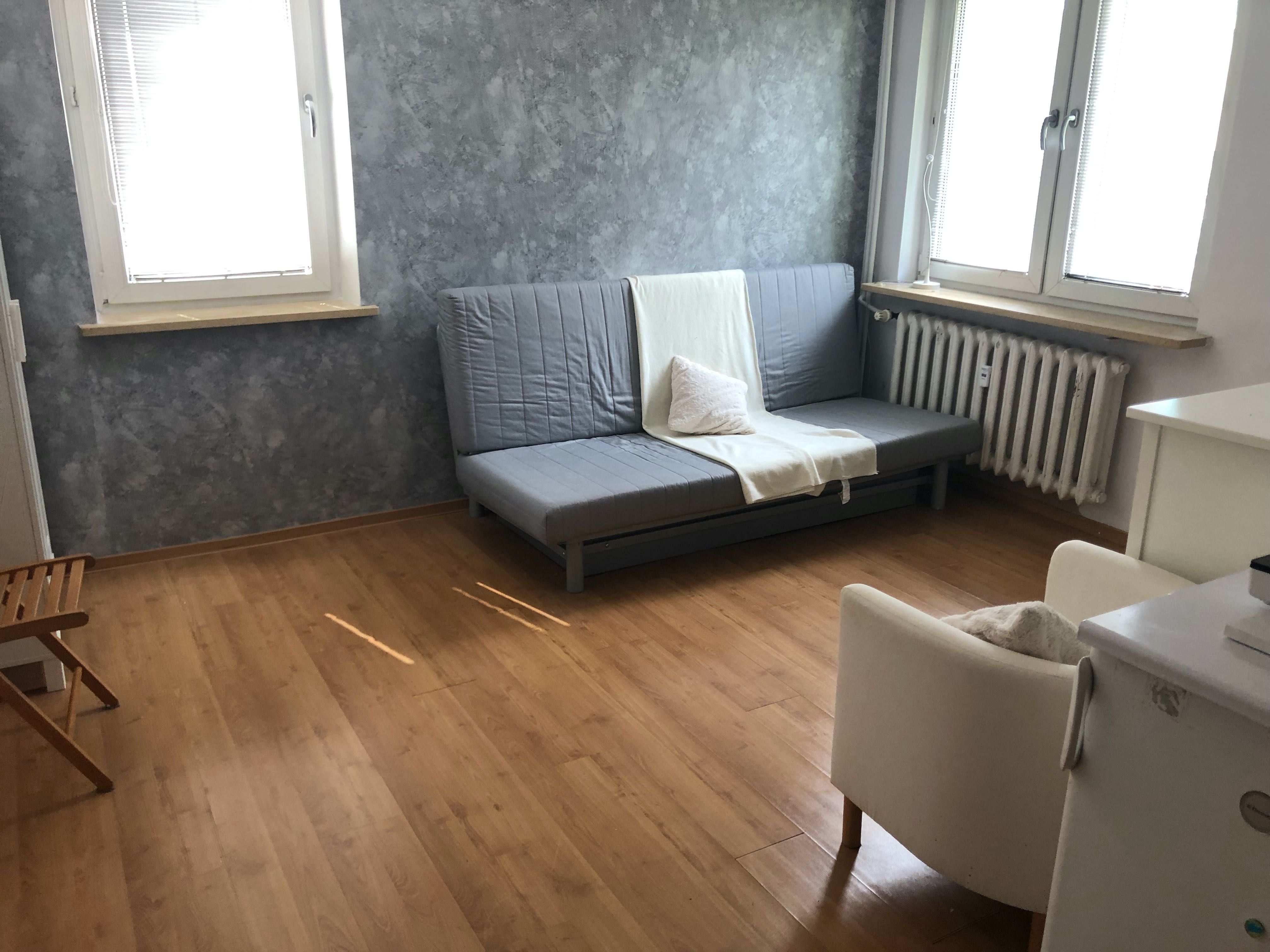 Ładna kawalerka do wynajmu STARE MIASTO , BEZPOŚREDNIO