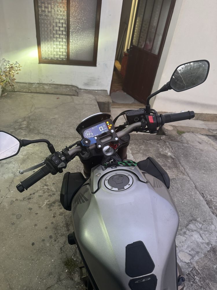 Honda cb 650 r de 2019.