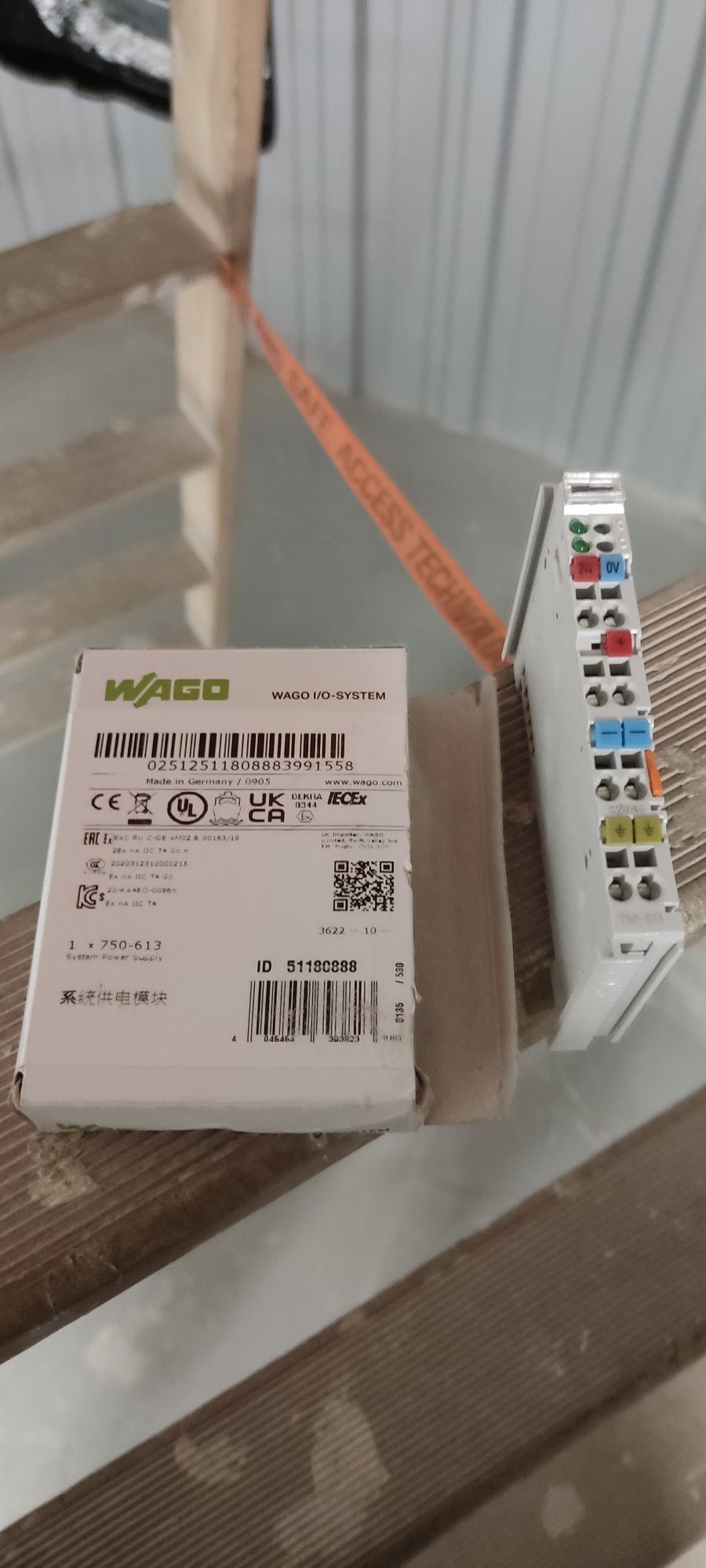 Moduł zasilający 24V DC z zasilaniem magistrali systemowej 750‑613 Mod