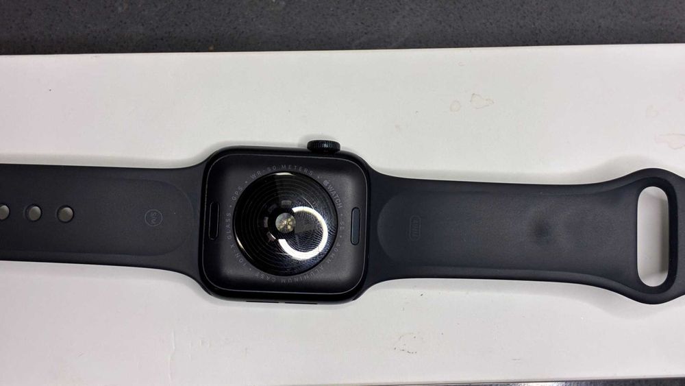 Продам Apple Watch SE 2 (40 мм, Midnight) – б/у