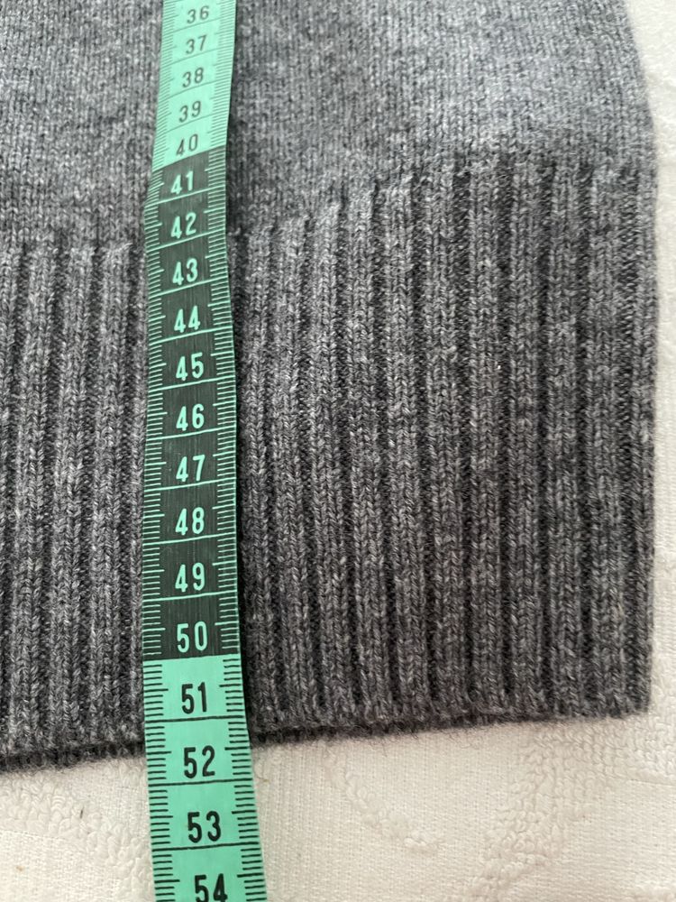 Efektowna kamizelka , sweterek Massimo Dutti.    Wełna  , kaszmir ..