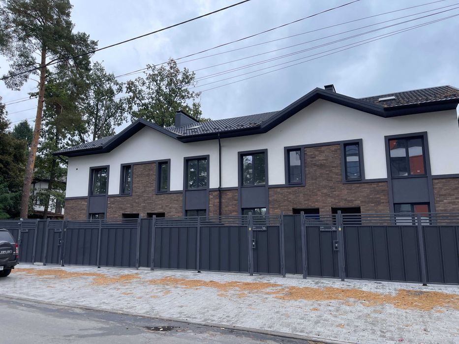 Таунхаус з частковим ремонтом в Ірпені на 1.5 сот. 130м2, Газ