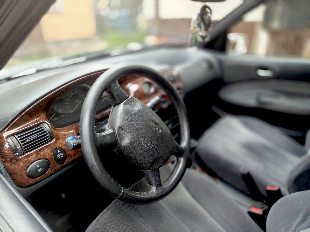 Ford Escort - 29 lat klasy i stylu