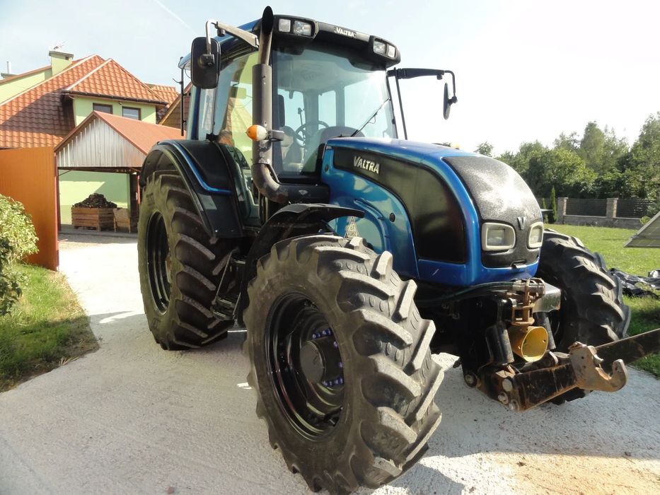 Valtra N121  Ciągnik rolniczy VALTRA N121