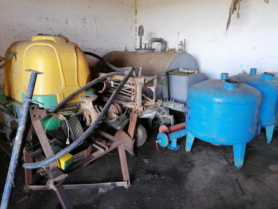 Vendo  pulveridor 600l e bateria  de pulverizador filtragem