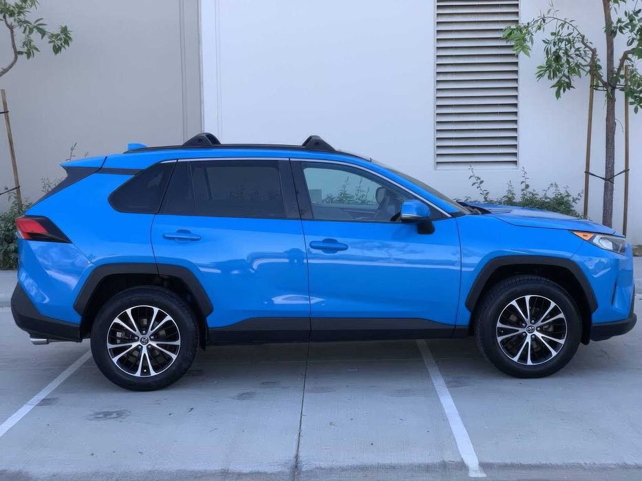 Toyota RAV4 XLE      2019
