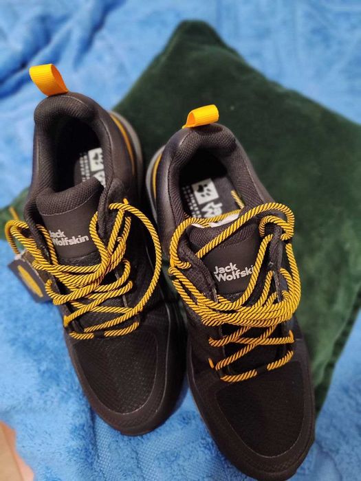 Jack Wolfskin взуття / трекінгові кросівки / ботинки