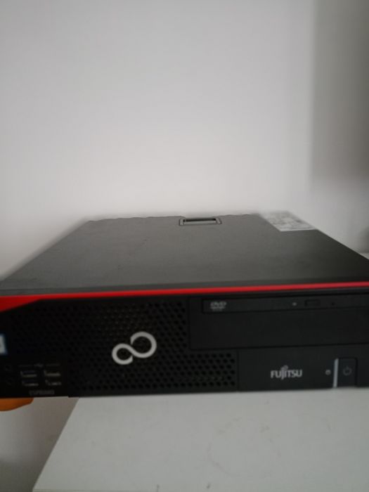 Komputer Fujitsu esprimo D956/E90+