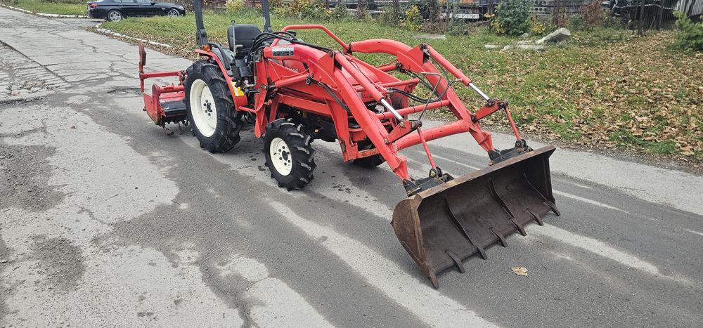 Мінітрактор Трактор з фронтальним Навантажувачем Yanmar  AF 220