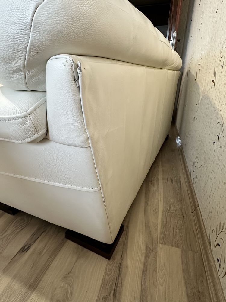 Sofa skórzana biala