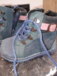 Buty dla dziewczynki r. 23
