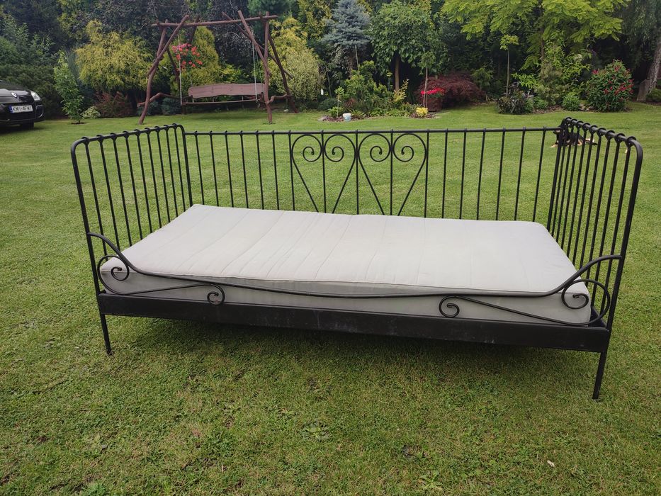 Łóżko jednoosobowe