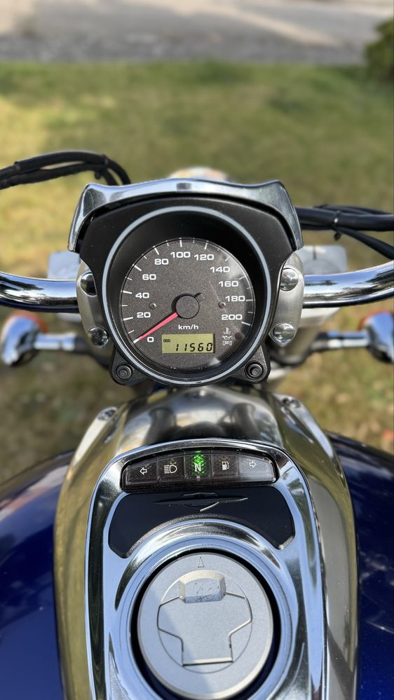 Suzuki Intruder 800