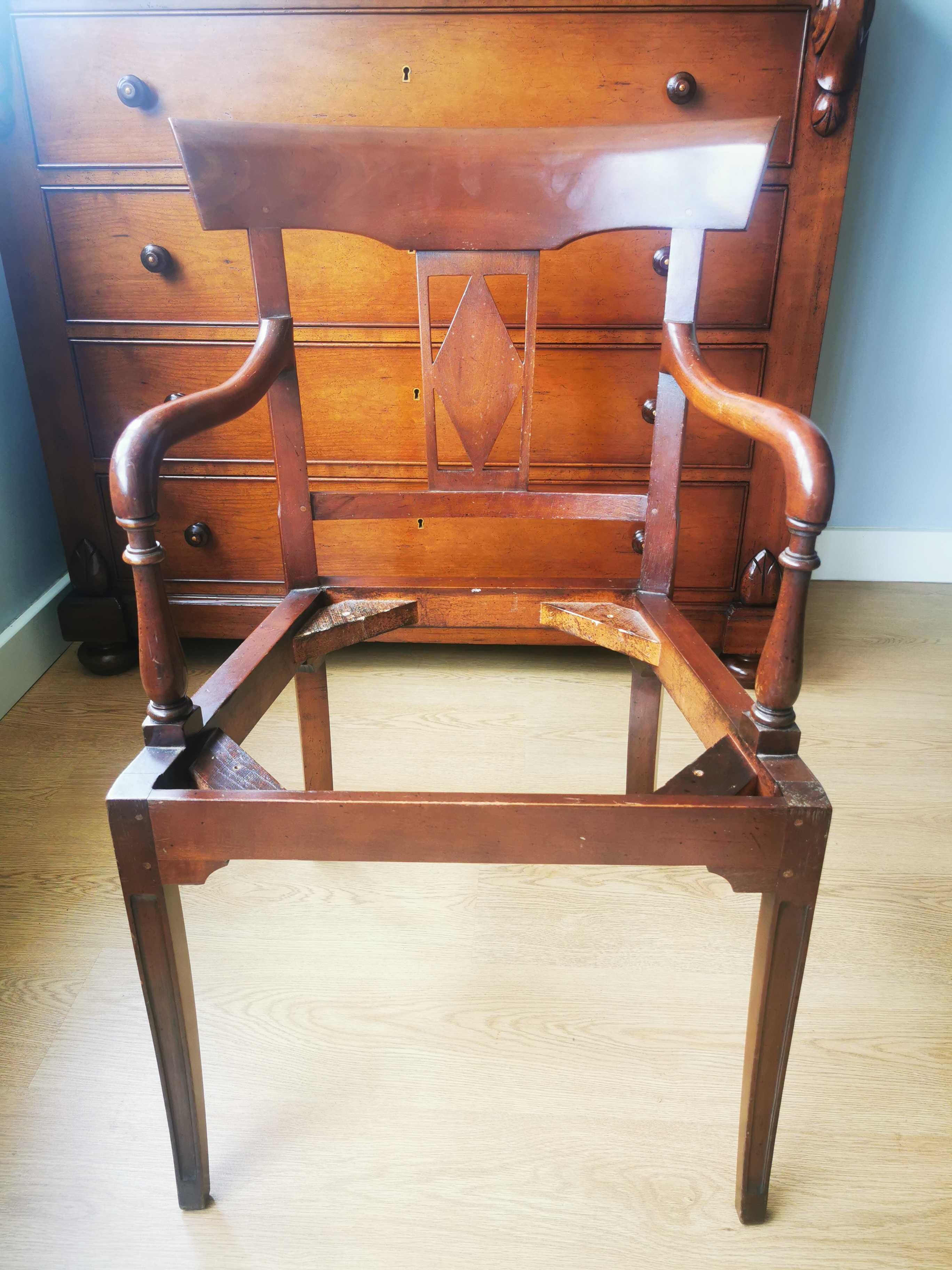 Cadeira de madeira nobre para escritório ou sala