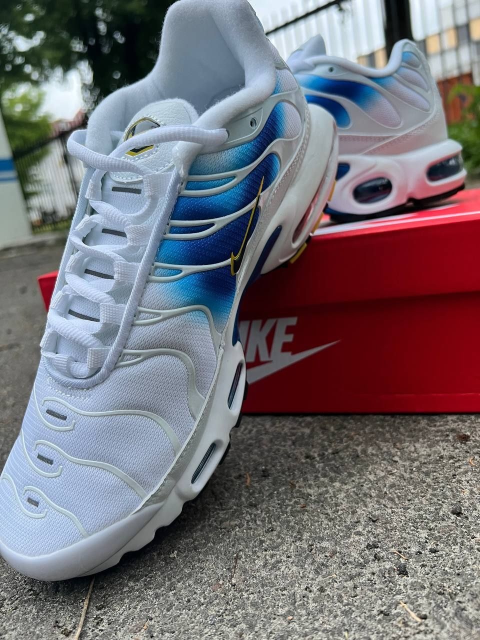 Nike air max TN plus, R 41-45, nowe, białe niebieski