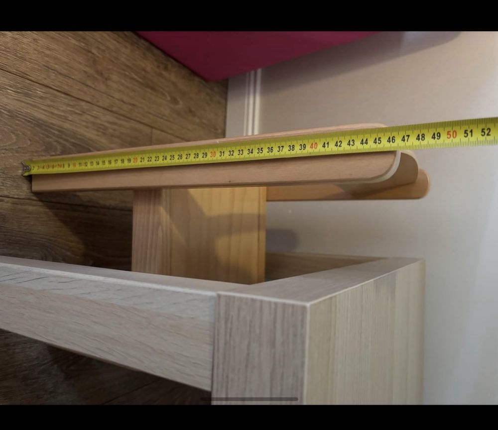 Stolik ikea lack i drewniane krzesełko