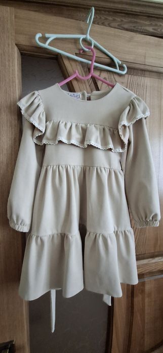 Сукеньки, плятячка для дівчинки.