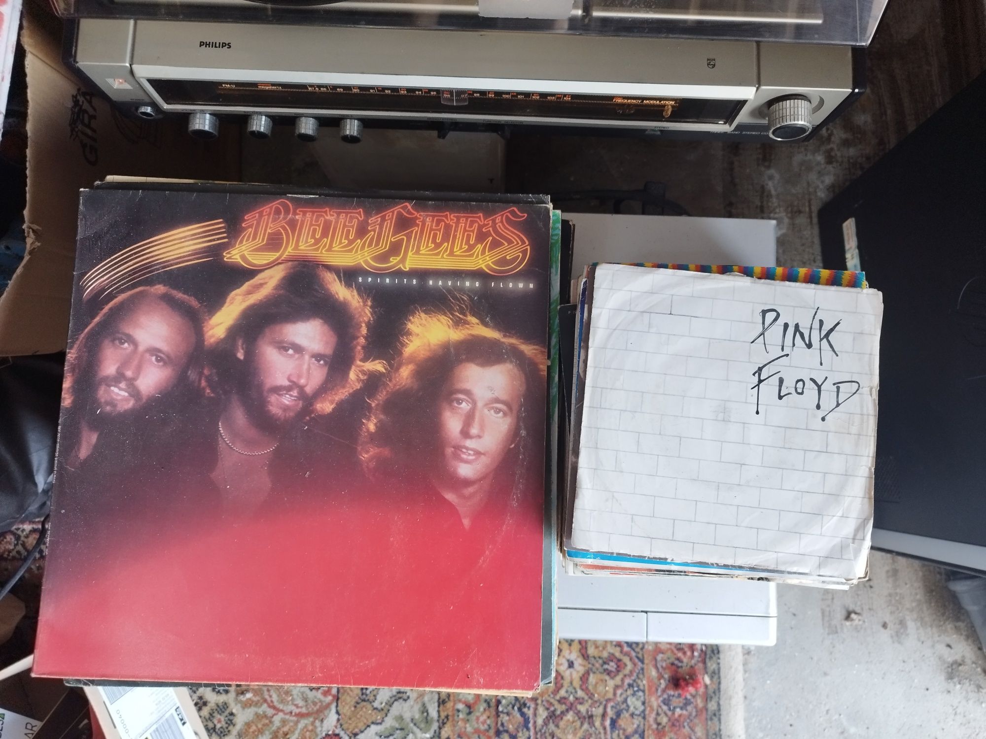 Radio Philips antigo com gira discos a funcionar e cassete e rádio