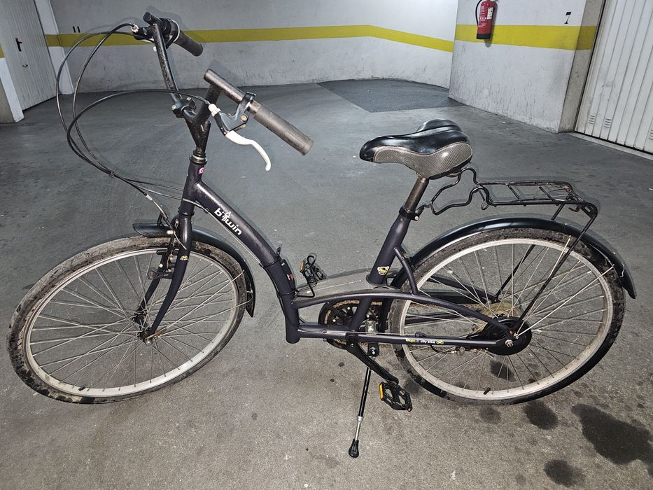 Bicicleta senhora tipo pasteleira