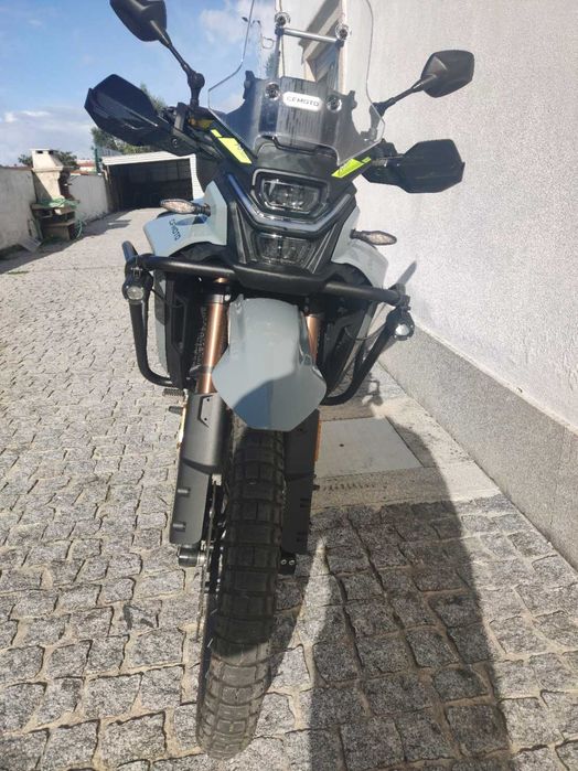 CFMoto 450MT — Cinza, como nova! (apenas 1300 km)