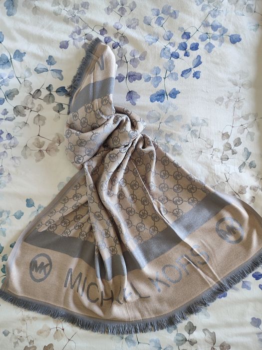 Echarpe/ cachecol Michael Kors