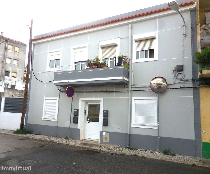 VENDO ARRENDADO, T2 em bom estado na Baixa da Banheira