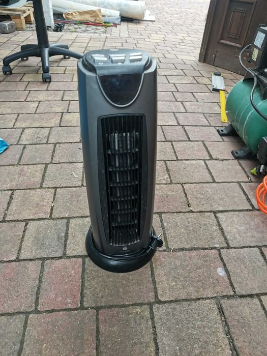 Farelka pionowa 2000W, obrotowa, jonizator, timer, wyświetlacz, czarna