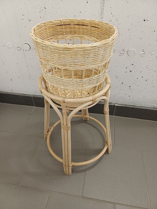 Stojak pod kwiaty z koszem IKEA