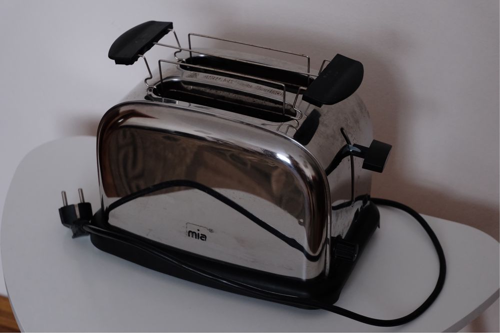 Тостер Mia Model No. ТА 4703а