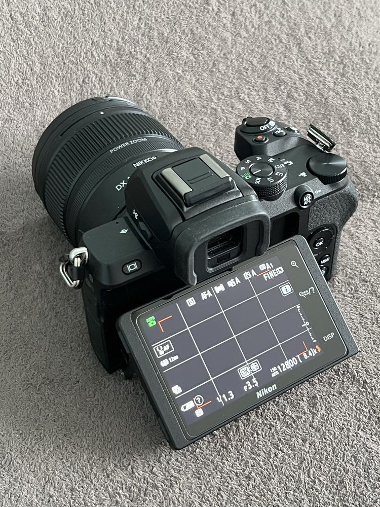 Nikon z50 - nikkor 12-28 stan bardzo dobry plus dodatki