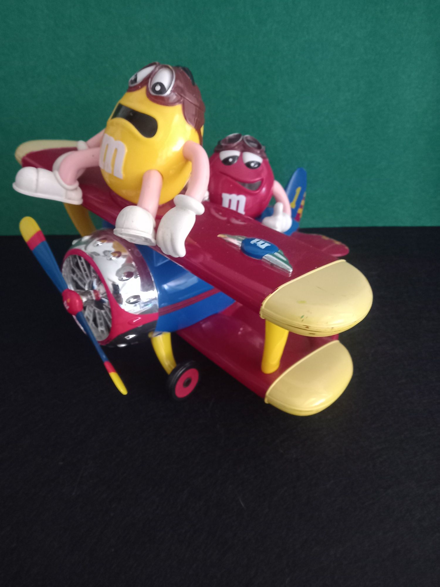 Avião M & M.....